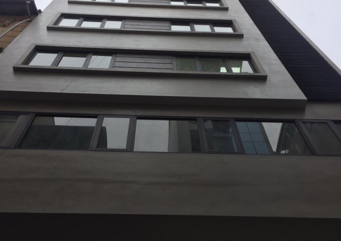 Cho thuê nhà phố Trần Quang Diệu, 4 tầng, thông sàn, có thang máy