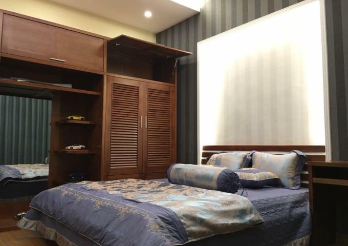 bán nhà 5 tầng ở khu 45 căn hộ , phường Vĩnh Phúc , Q .Ba Đình ,HN