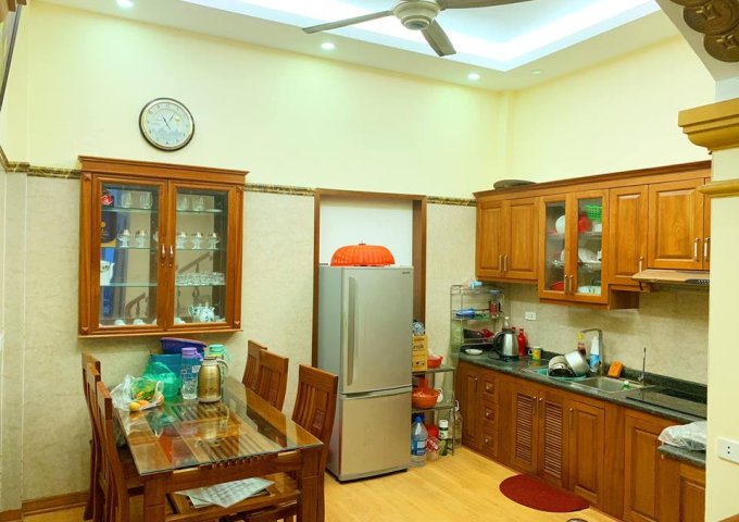 bán nhà 5 tầng ở khu 45 căn hộ , phường Vĩnh Phúc , Q .Ba Đình ,HN