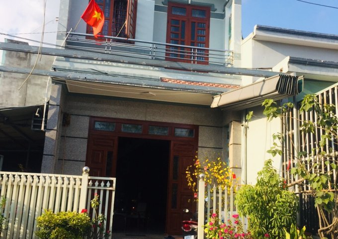 Cần bán nhà 1 lầu trệt, lô góc kinh doanh gần DT746 Tân Phước Khánh 
