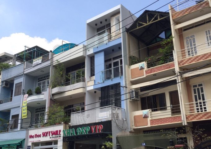 Bán nhà hẻm 590 Cách Mạng Tháng 8, P. 11, Q. 3, DT: 5 x 17m, khu biệt thự