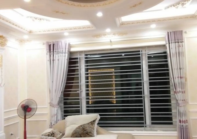 Cho thuê nhà riêng phố Trần Bình, 70m2, 6 tầng, giá 32 triệu/tháng
