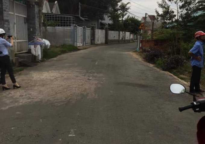 Bán nhà mặt tiền DX 143, phường Tương Bình Hiệp, TP Thủ Dầu Một, Bình Dương, giá cực rẻ