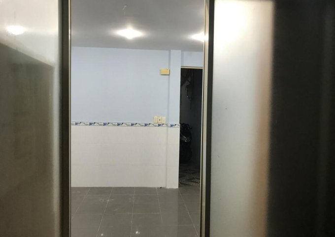 Chính chủ bán nhà riêng tại 69/4a đường Hồ Thị Kỷ, Quận 10. Diện tích 29 m2 giá 2 tỷ 900. 