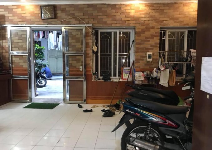 Bán nhà tầng 1, tập thể Viện Khoa học Giao thông Vận tải, ngõ 1194 Láng, diện tích 52m2