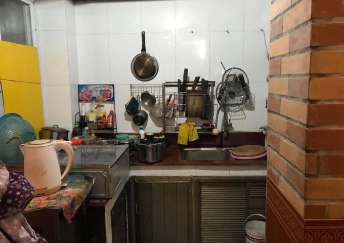 Bán nhà tầng 1, tập thể Viện Khoa học Giao thông Vận tải, ngõ 1194 Láng, diện tích 52m2