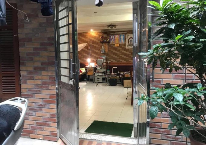 Bán nhà tầng 1, tập thể Viện Khoa học Giao thông Vận tải, ngõ 1194 Láng, diện tích 52m2