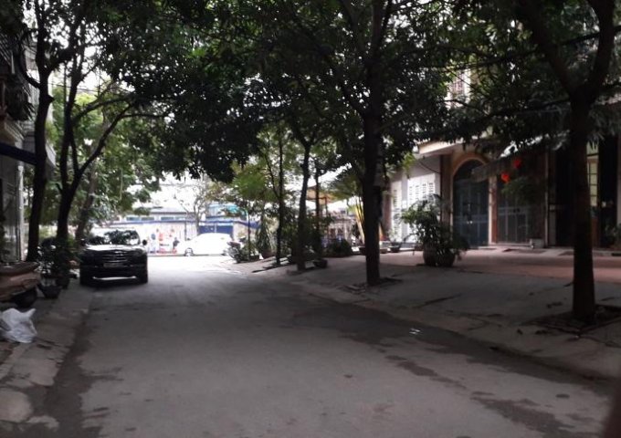 Cho thuê nhà lô góc 2 mắt tiền 60m2*4T tiện kinh doanh tại ngõ 121 Thái Hà.