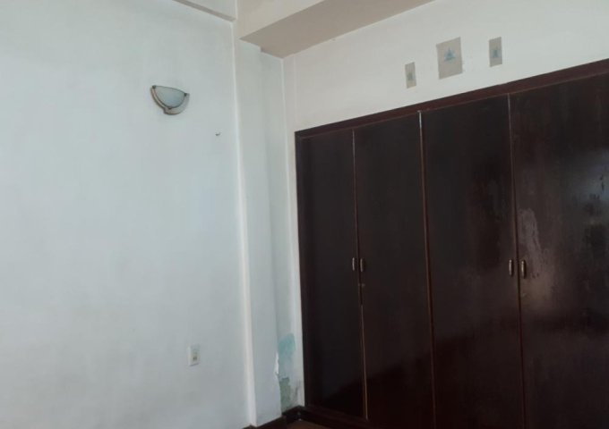 Nhà 3 tầng mặt tiền Đinh Tiên Hoàng-gần ngã 4 Mai Thúc Loan, thuận lợi kinh doanh.