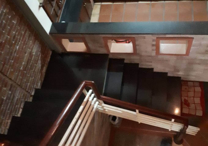 Nhà 3 tầng mặt tiền Đinh Tiên Hoàng-gần ngã 4 Mai Thúc Loan, thuận lợi kinh doanh.