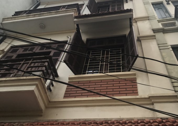 Cho thuê nhà thích hợp làm văn phòng ở ngõ 12 phố Nguyễn Phúc Lai, Đê La Thành, Đống đa,Hà Nội