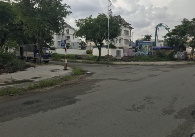 Bán đất mặt tiền đường 56, KDC Đông Thủ Thiêm, Quận 2, 230m2, 75tr/m2. LH 0903824249