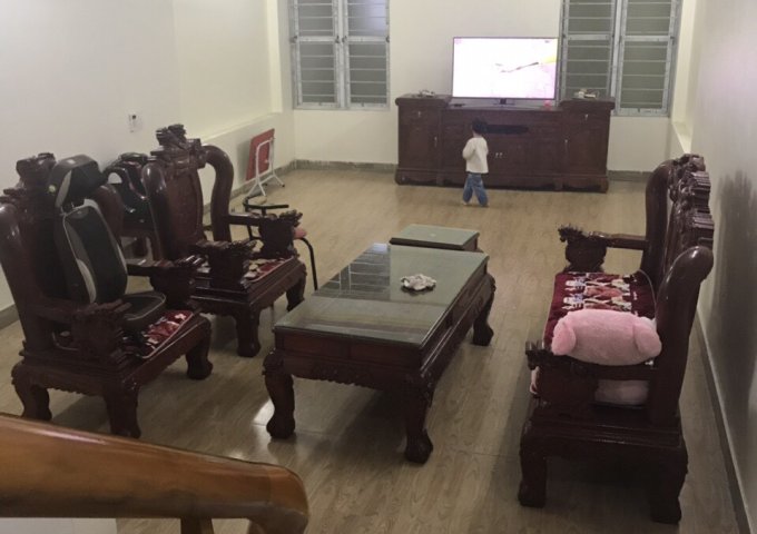 Bán nhà ngõ 2 Tôn Đức Thắng, Khai Quang, Vĩnh yên, 4 phòng ngủ, giá 2 tỷ. LH: 0989916263