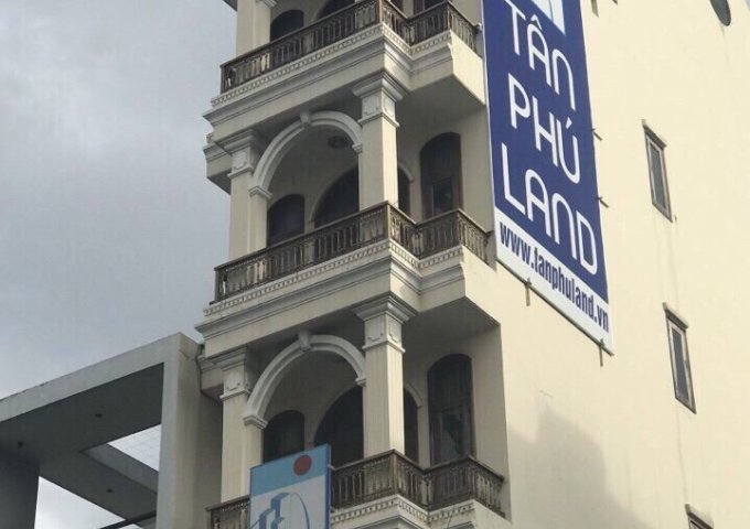 Cho thuê nhà góc 2 MT đường Tân Hương, 8m x 20m 6 lầu có thang máy, giá cho thuê: 70 triệu/tháng