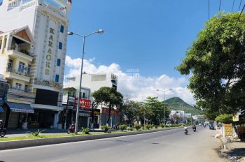 Cần bán nhà mặt tiền đường 2/4, Hòn Chồng, Vĩnh Phước,Nha Trang. 6 tỷ