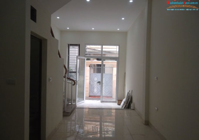 Cần bán nhà số 4 ngõ 28 phố Ái Mộ, Bồ Đề, Long Biên, 0983770985