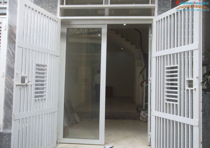 Cần bán nhà số 4 ngõ 28 phố Ái Mộ, Bồ Đề, Long Biên, 0983770985