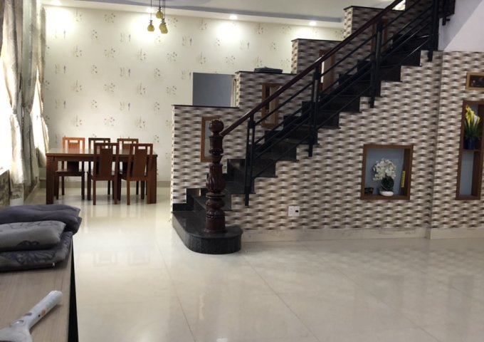 Cho thuê nhà MT đường 160, Tăng Nhơn Phú A, 6.5 x 24m, 1 trệt 1 lầu, đầy đủ nội thất