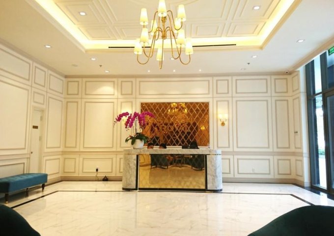 Cần bán gấp căn hộ cao cấp Saigon Royal, 35 Bến Vân Đồn, 2PN 80 m2, giá: 5.3 tỷ. LH: 0947038118