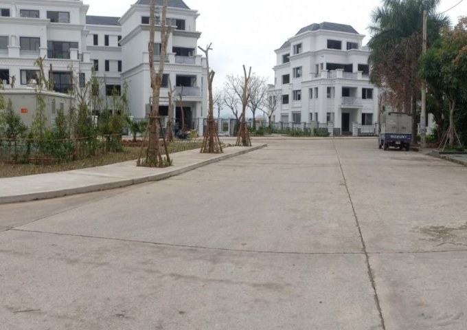 Bán đất đông Hùng Thắng 2 cạnh biệt thự ngọc trai khu chợ đêm Hạ Long,Quảng Ninh 