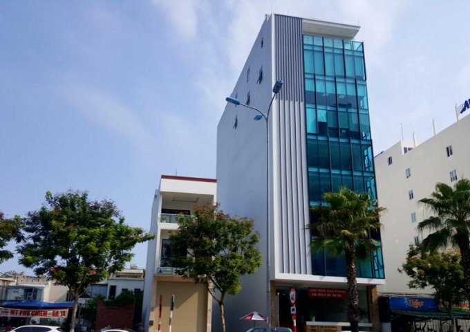 Cho thuê văn phòng đẹp diện tích 300m2 giá chỉ 210 nghìn/m2 tại quận Hải Châu, Đà Nẵng