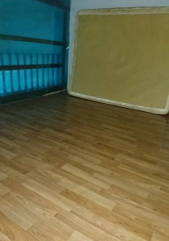 Sang mb trệt 61 Nguyễn Bá Huân,