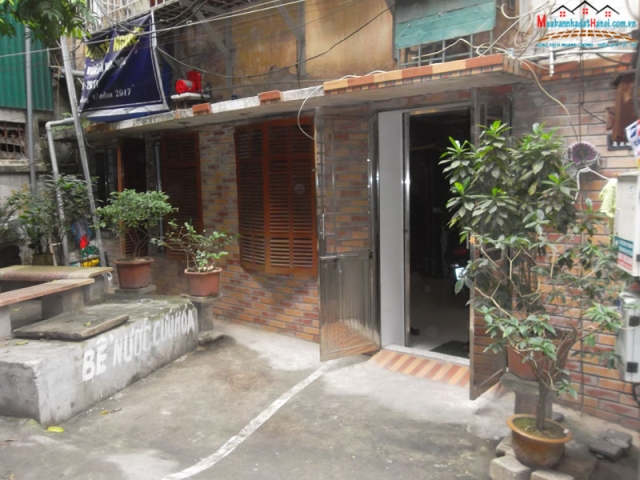 Bán nhà tập thể tầng 1 ngách 61 ngõ 1194 Đường Láng, Đống Đa, Hà Nội.