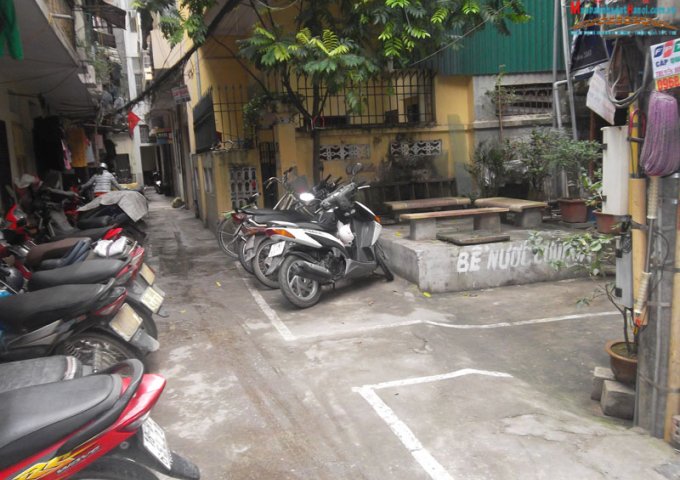 Bán nhà tập thể tầng 1 ngách 61 ngõ 1194 Đường Láng, Đống Đa, Hà Nội.