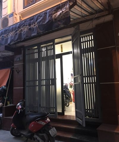 Chính chủ bán nhà 4 tầng số 18 ngõ 823 đường Hồng Hà, Hoàn Kiếm, Hà Nội
