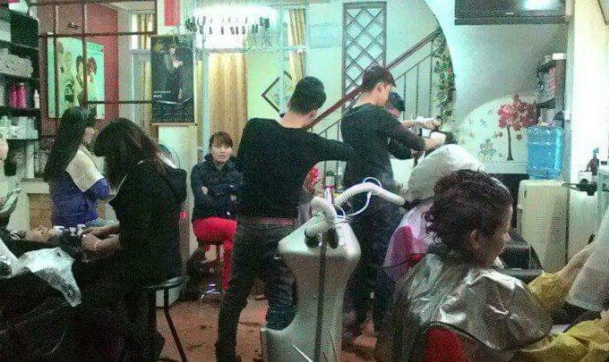 Sang nhượng gấp cửa hàng salon tóc (khu vực long Biên , Hà Nội- gần bệnh viện Tâm Anh và trường Quốc Tế)