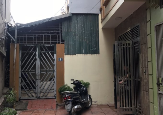 Bán nhà Tựu Liệt, gần bán đảo Linh Đàm, gần bệnh viện thăng long 39m2 x4,5T, giá 2,3ty lh0976771496