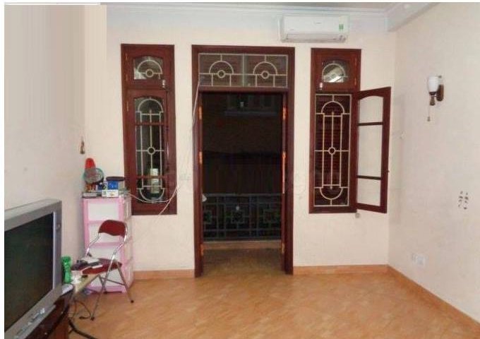 Cho thuê nhà riêng 4 tầng mặt ngõ tại Nguyễn Trãi – ô tô đỗ cửa.