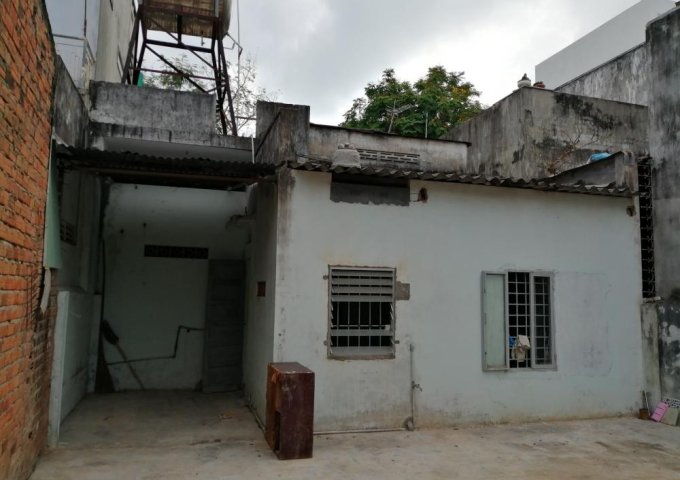 Cho thuê nhà nguyên căn Phó Đức Chính, Vĩnh Hải, Nha Trang, DT 208m2