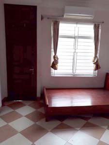 Cho thuê phòng trong ngõ 221 Hoàng Hoa Thám, quận Ba Đình, HN, giá 2,4 tr/tháng