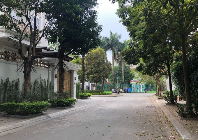 Bán biệt thự của nguyên phó chủ tịch quốc hội tại khu Lão Thành Cách Mạng, Yên Hòa, Cầu Giấy. LH: 0379015559