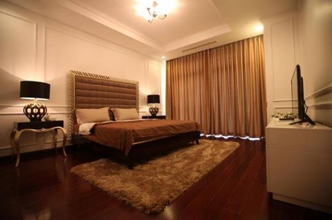 Chính chủ cần cho thuê căn hộ chung cư Royal City Thanh Xuân, 187m2, 3PN sáng, full đồ thiết kế