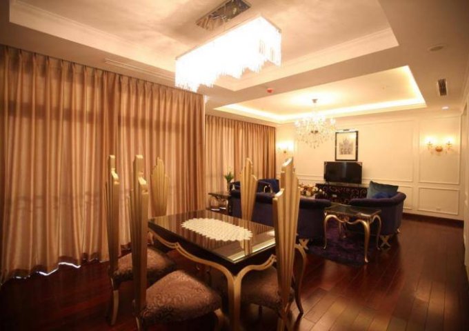 Chính chủ cần cho thuê căn hộ chung cư Royal City Thanh Xuân, 187m2, 3PN sáng, full đồ thiết kế