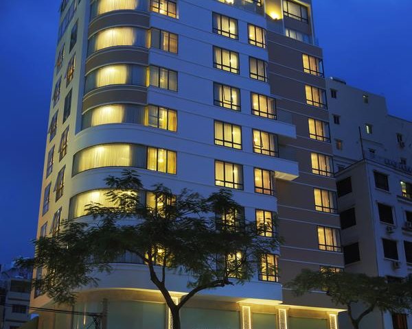 Bán khách sạn MT Thủ Khoa Huân, quận 1 (11x30m) hầm+ 12 lầu, 104 phòng, giá 452 tỷ