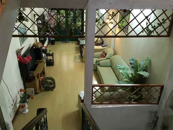 Cho thuê nhà riêng siêu rộng-  sân vườn tại mặt ngõ ô tô phố Thái Hà.