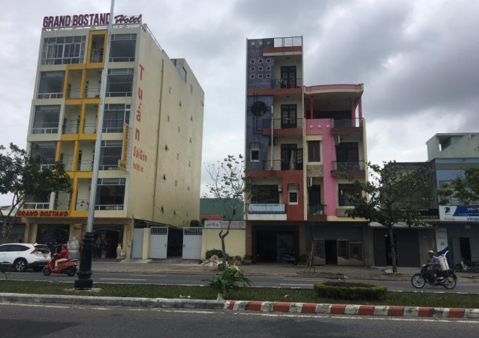 Bán gấp nhà 3 tầng đẹp Nguyễn Tất Thành đối diện bãi tắm Thanh Khê, gần Hà Huy Tập_Đông_13.7 tỷ