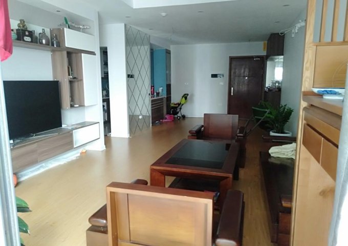 Cần bán trong tháng căn hộ Goldsilk Complex 120m2, 3PN. Full nội thất. 2,7 tỷ