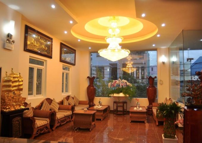 Bán khách sạn trung tâm TP.Đà Nẵng, đường Nguyễn Du, dt 305m2 8 tầng giá 42tỷ