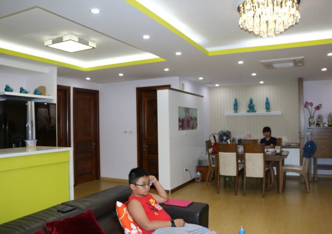 0378 182 667 Cho thuê căn hộ Golden Palm - 21 Lê Văn Lương 70 m2 - 2 phòng ngủ đầy đủ nội thất đẹp - sang trọng, giá 13 triệu/tháng.