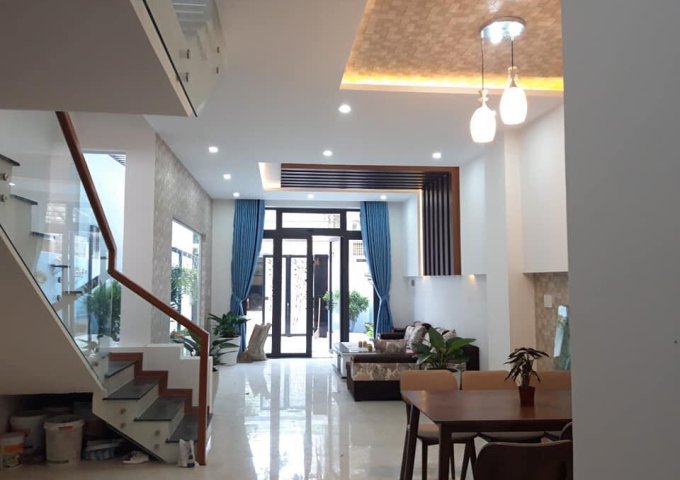 Cần bán gấp nhà 3 tầng đẹp mới xây đường Phú Lộc 18