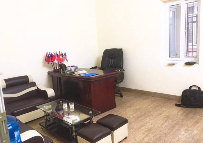 Cho thuê văn phòng giá rẻ dt  25m2 giá chỉ 4tr/tháng mặt phố Nguyễn Văn Huyên,Cầu Giấy