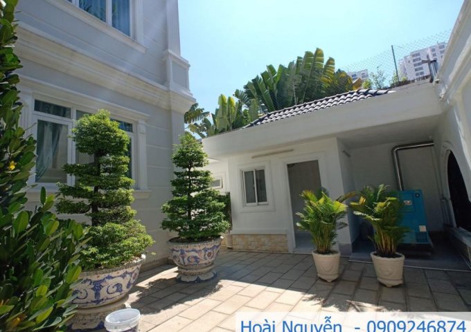 Cho thuê villa compound Thảo Điền 500m2 1 trệt 2 lầu có hồ bơi giá 5000$