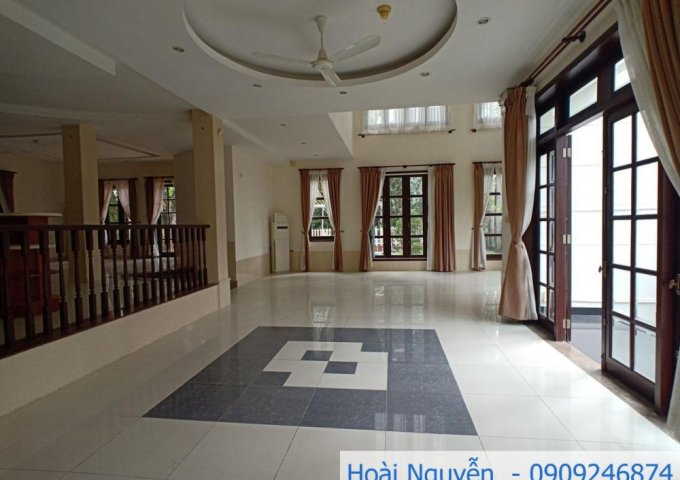 Cho thuê villa compound Thảo Điền 700m2 sân vườn hồ bơi giá 5700$