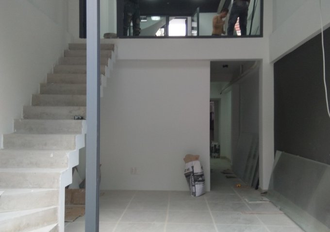 Cho thuê nhà mới xây làm văn phòng,hẻm xe tải đường CMT8, Q. Tân Bình