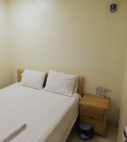 Cho thuê nhà mới làm nhà nghỉ tại quận Đống Đa với 12 phòng khép kín giá rẻ tại Hào Nam.