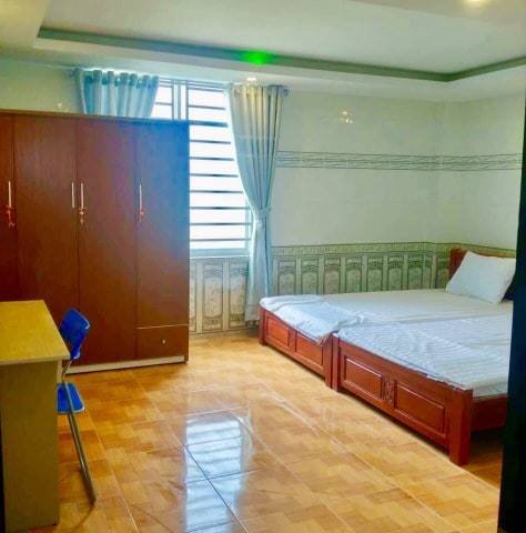 Bán khách sạn mini 6 tầng, ngay trục đường Minh Mạng - gần bãi tắm Sơn Thủy với giá đầu tư.